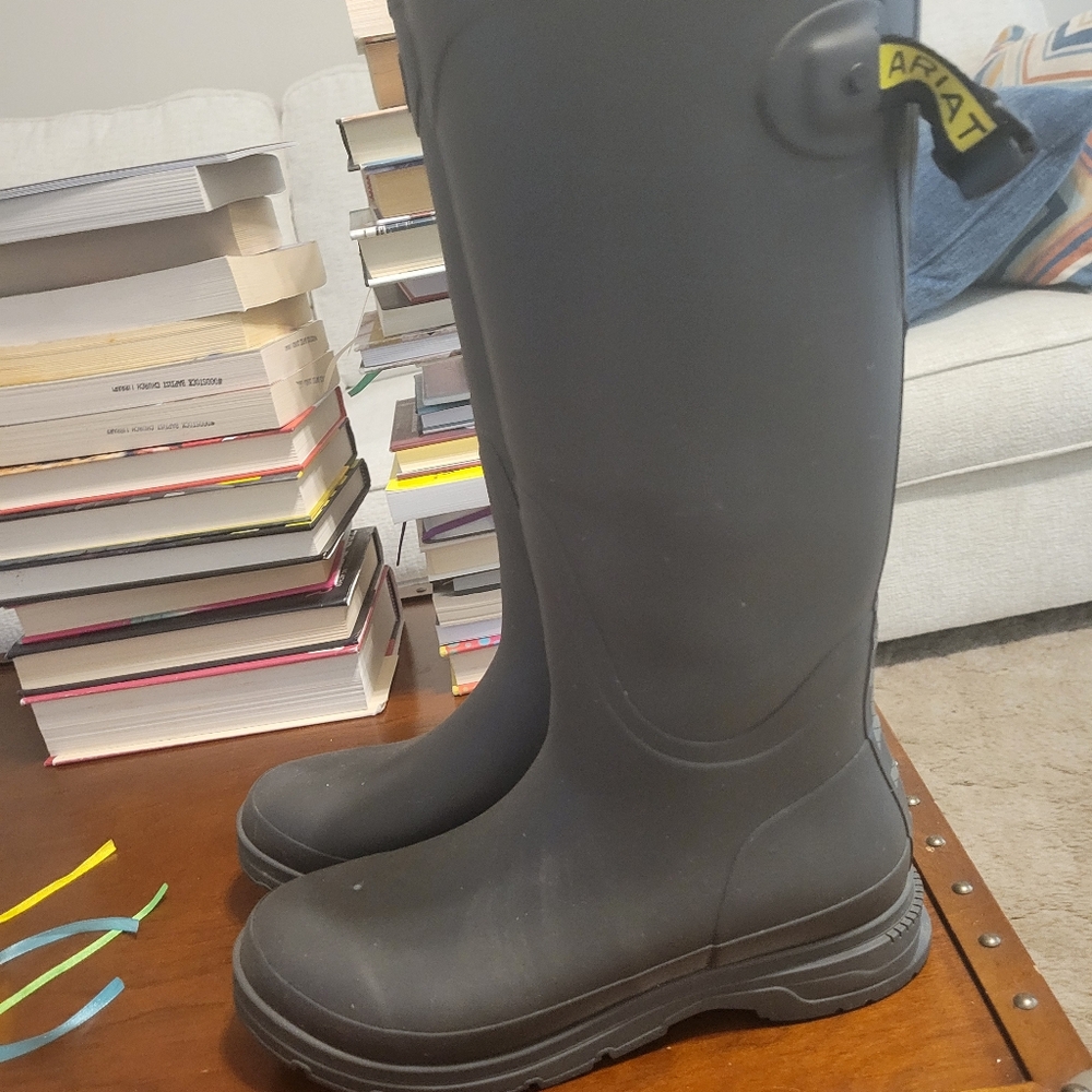 Ariat tall rubber boots size 11